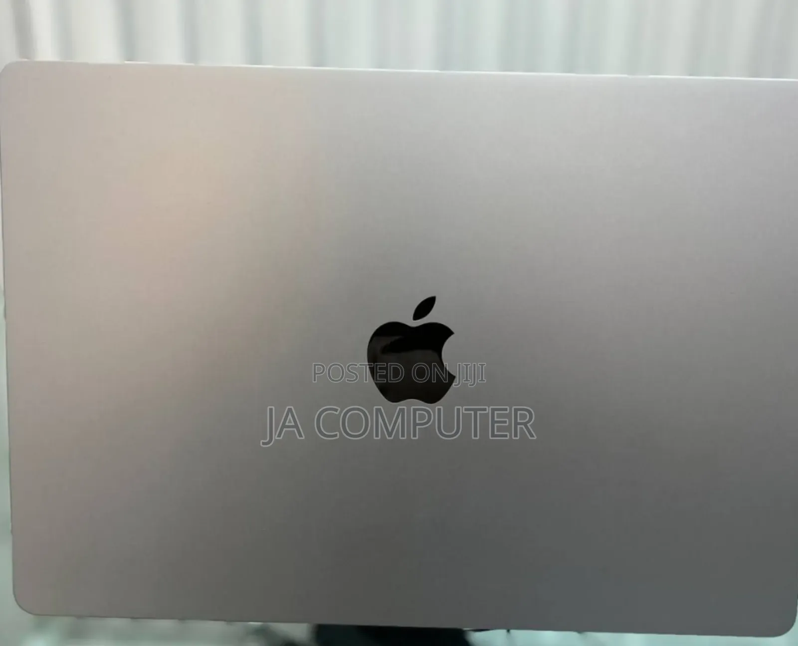 New Laptop Apple MacBook Air 2024 M3 15-Inch 8GB Apple M3 SSD 256GB