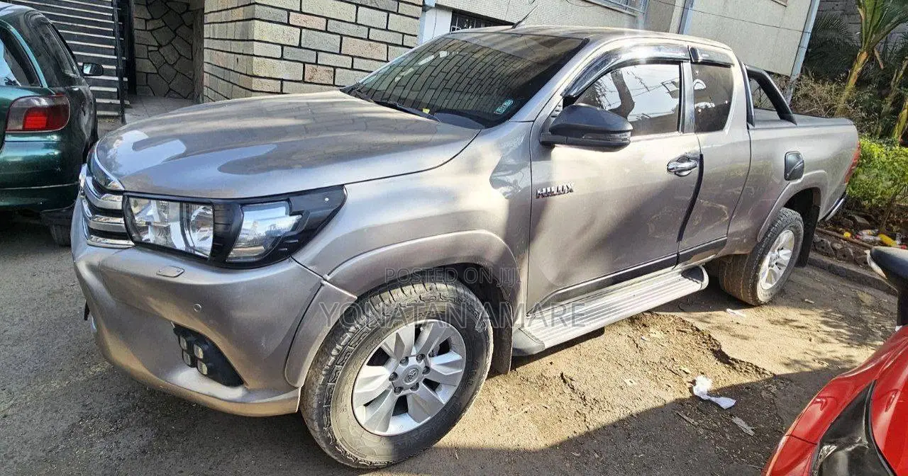 Toyota Hilux 2018 Gray