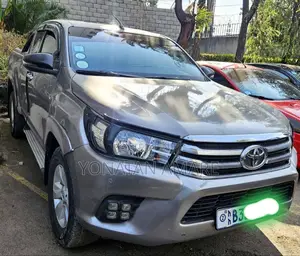 Toyota Hilux 2018 Gray