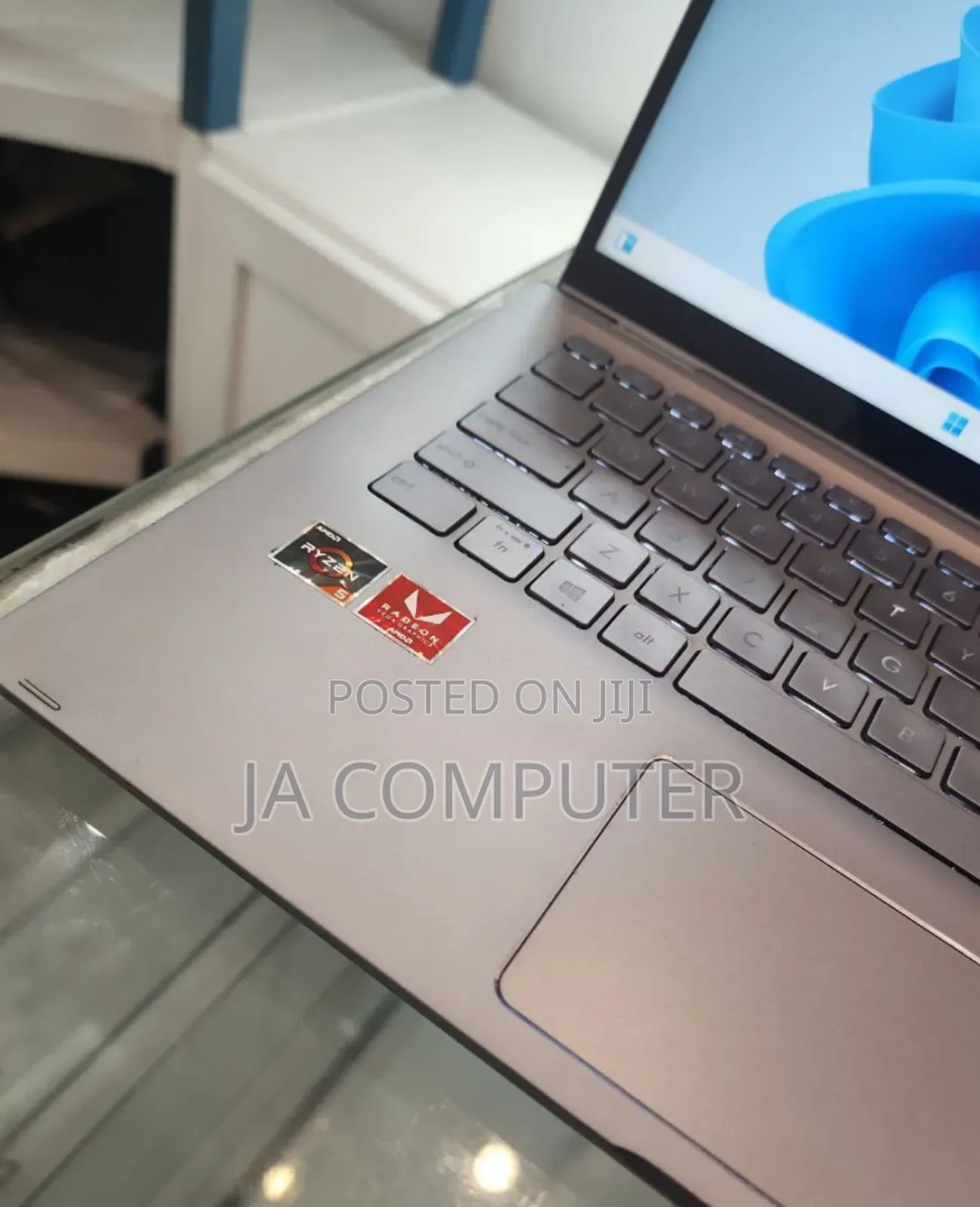 New Laptop Asus ZenBook 13 UX331UN 8GB AMD Ryzen 5 SSD 256GB