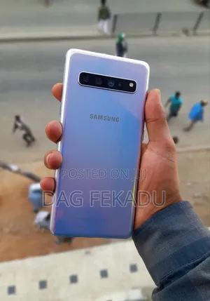New Samsung Galaxy S10 5G 256 GB White