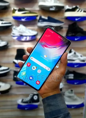 New Samsung Galaxy S10 5G 256 GB White