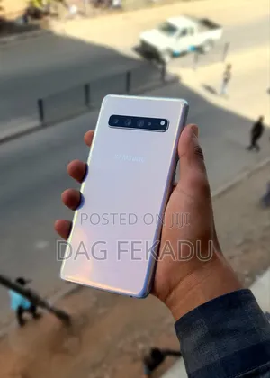 New Samsung Galaxy S10 5G 256 GB White