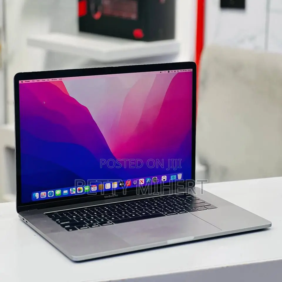 Laptop Apple MacBook Pro 2017 16GB Intel Core I7 SSD 256GB