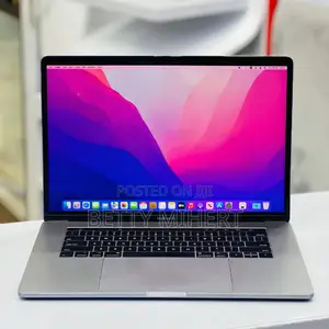 Laptop Apple MacBook Pro 2017 16GB Intel Core I7 SSD 256GB