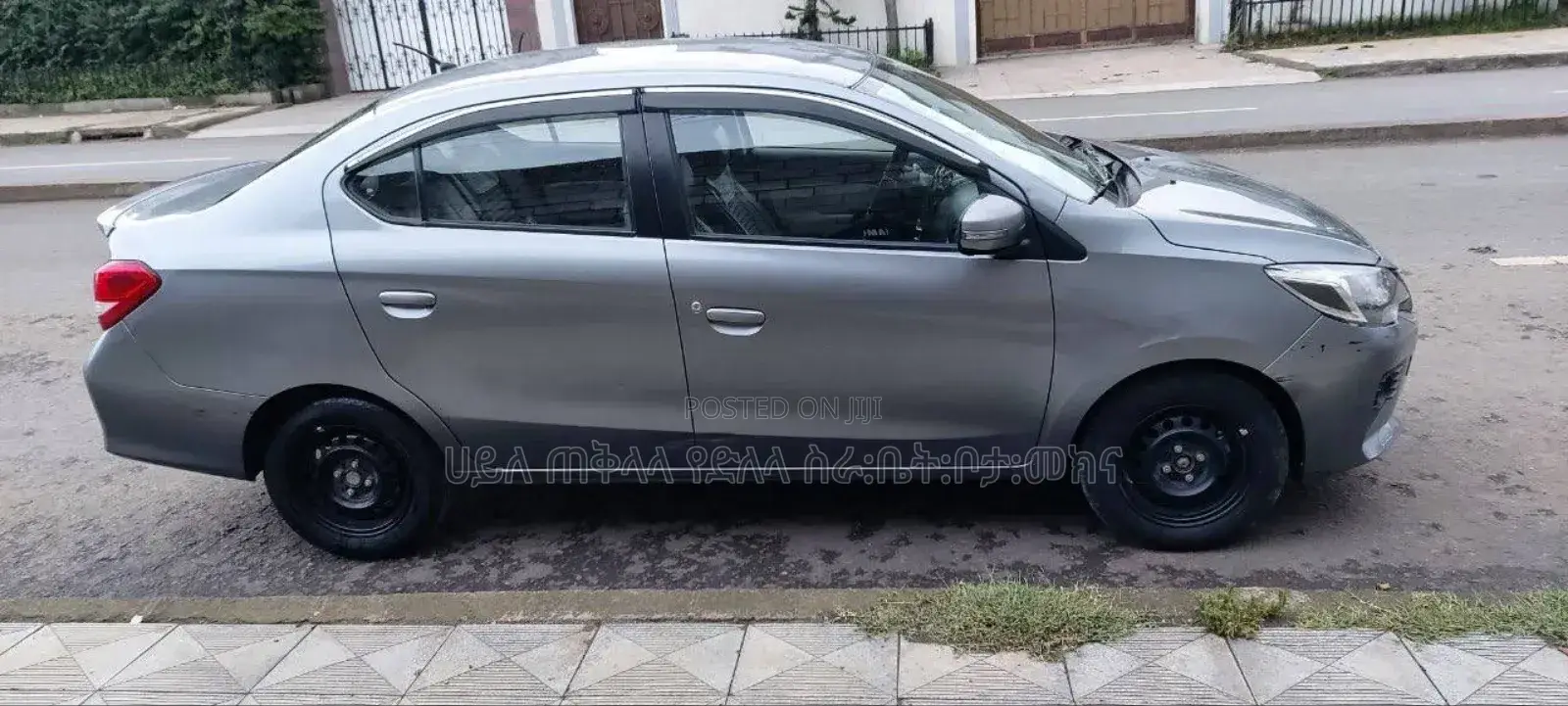 Mitsubishi Attrage 2021 Silver