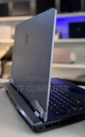 New Laptop MSI Raider GE76 12UGS 32GB Intel Core I7 SSD 1T