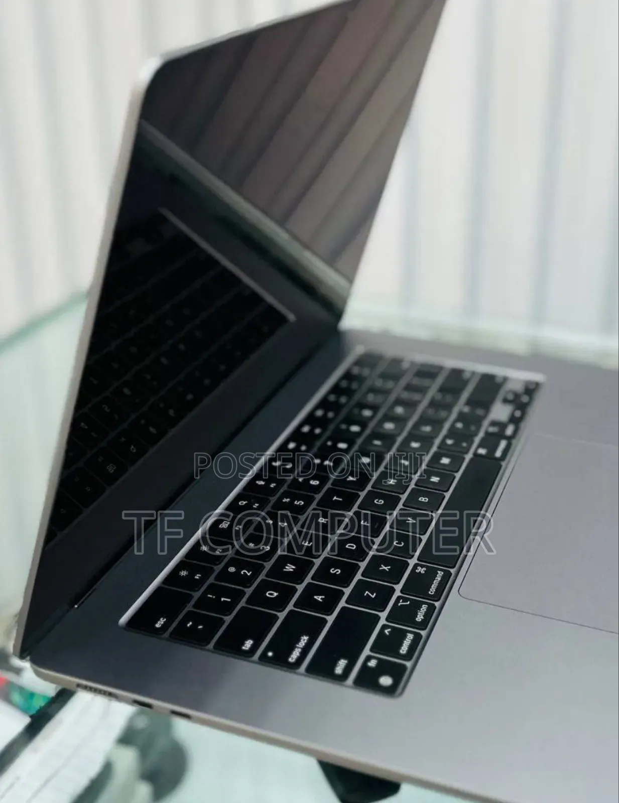 New Laptop Apple MacBook Air 2024 M3 15-Inch 8GB Apple M3 SSD 256GB