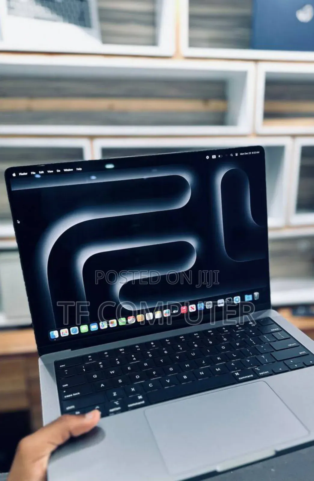 New Laptop Apple MacBook Pro 2023 M3 14-Inch 16GB Apple M3 Pro SSD 1T