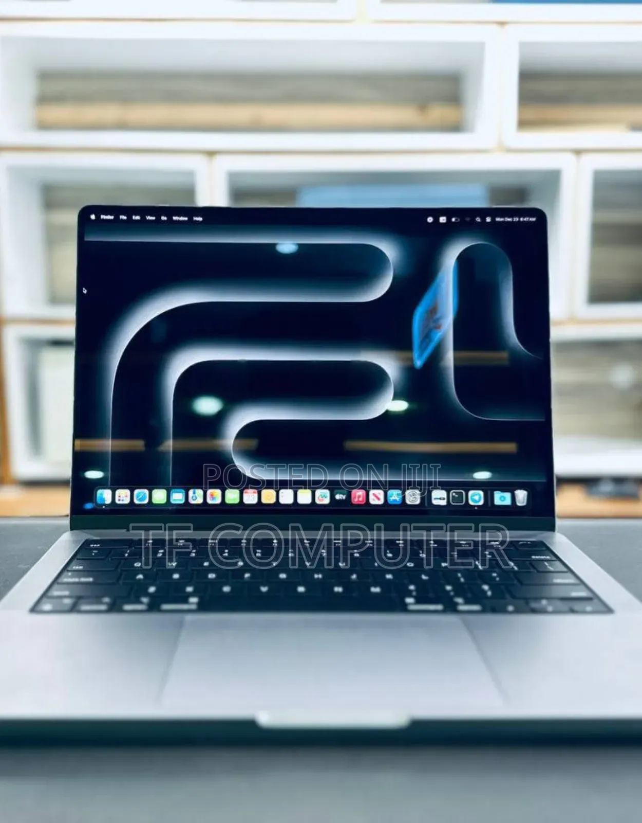 New Laptop Apple MacBook Pro 2023 M3 14-Inch 16GB Apple M3 Pro SSD 1T