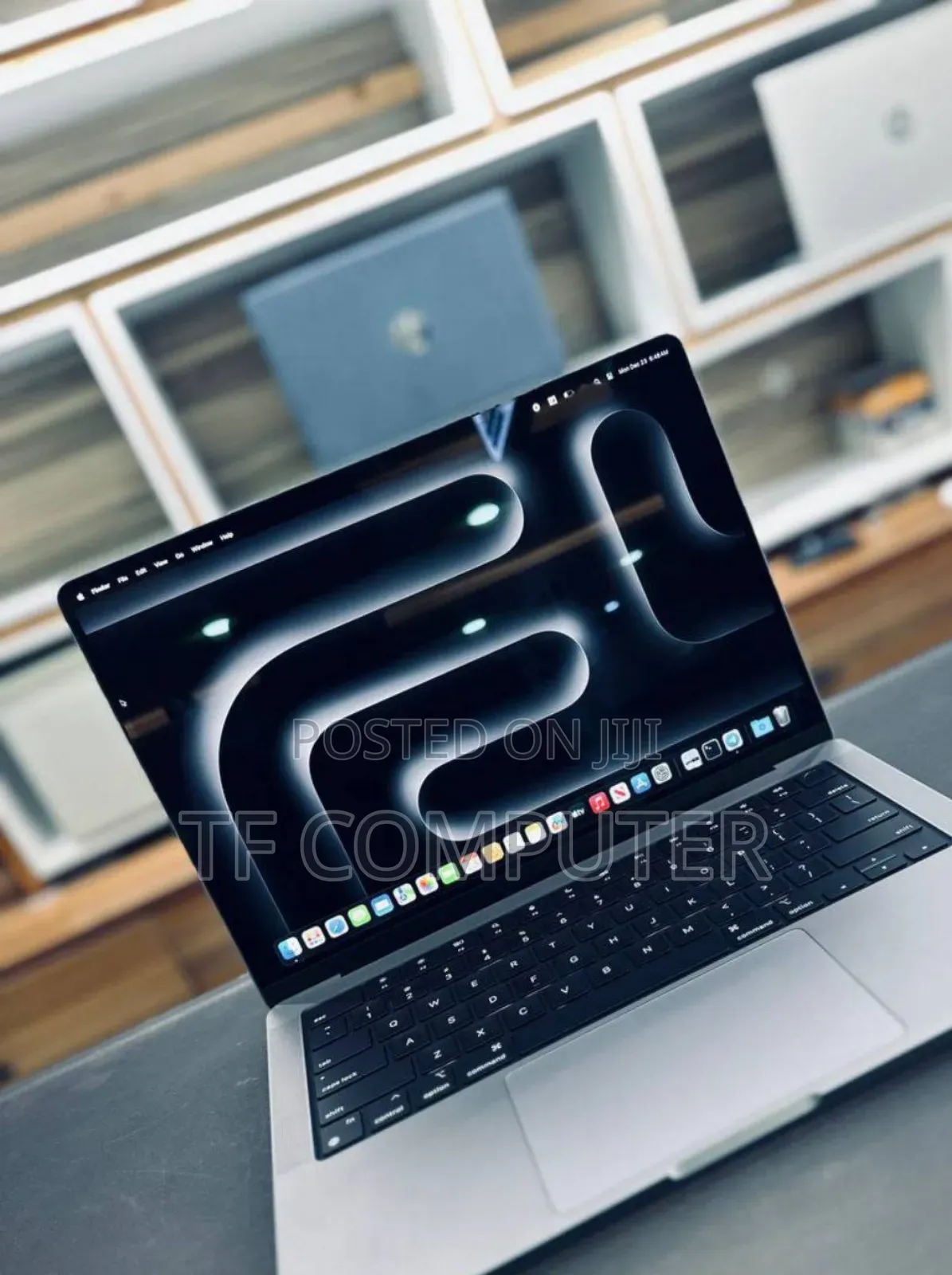 New Laptop Apple MacBook Pro 2023 M3 14-Inch 16GB Apple M3 Pro SSD 1T