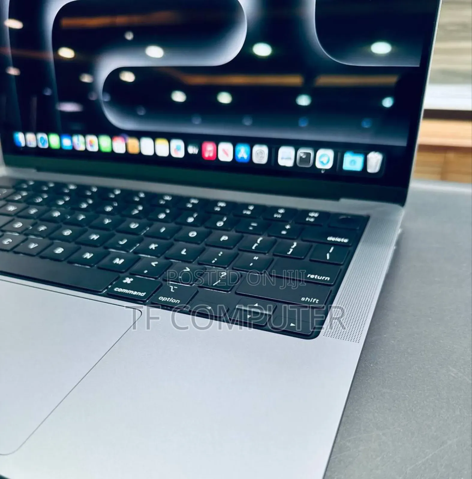 New Laptop Apple MacBook Pro 2023 M3 14-Inch 16GB Apple M3 Pro SSD 1T