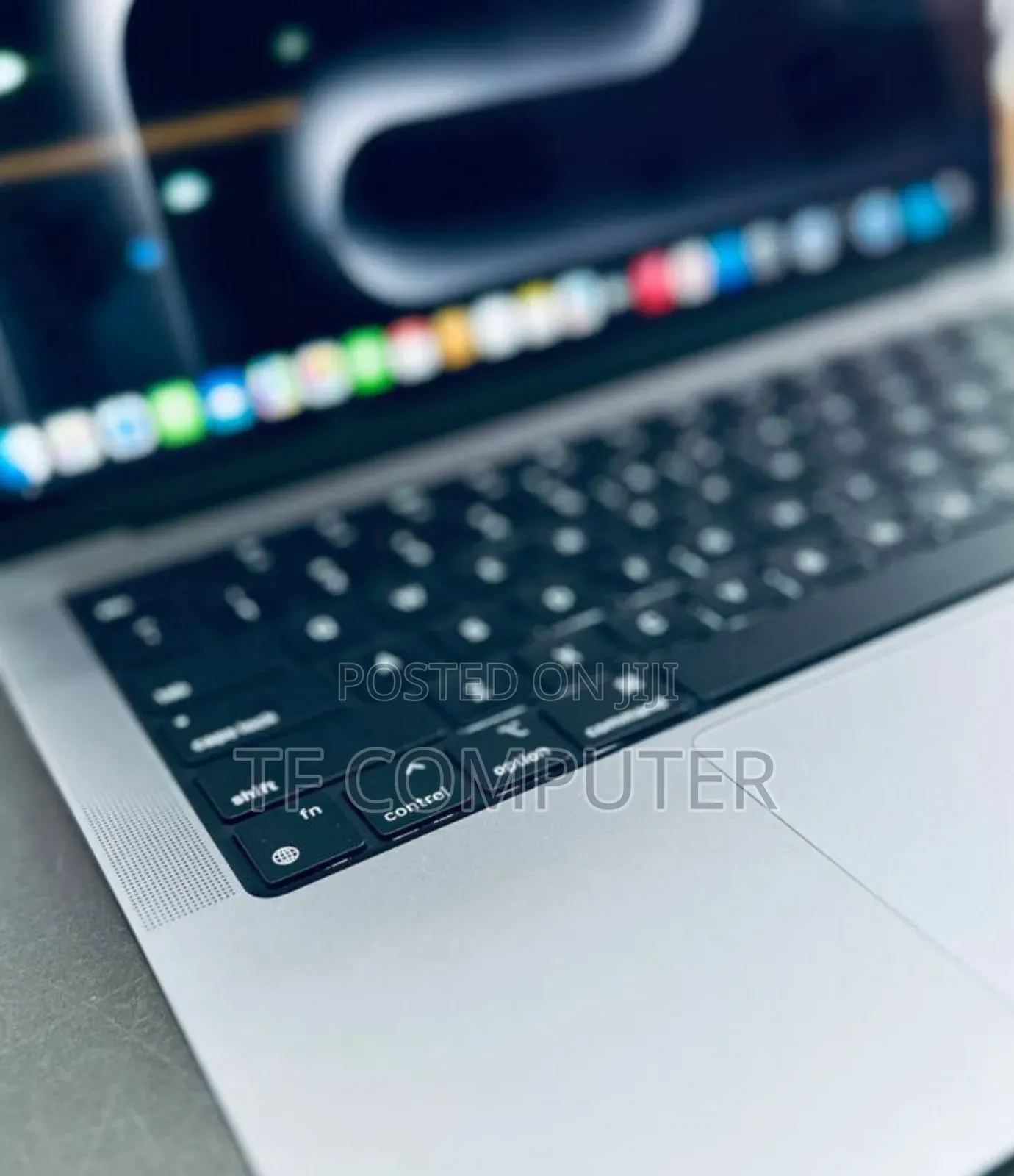 New Laptop Apple MacBook Pro 2023 M3 14-Inch 16GB Apple M3 Pro SSD 1T