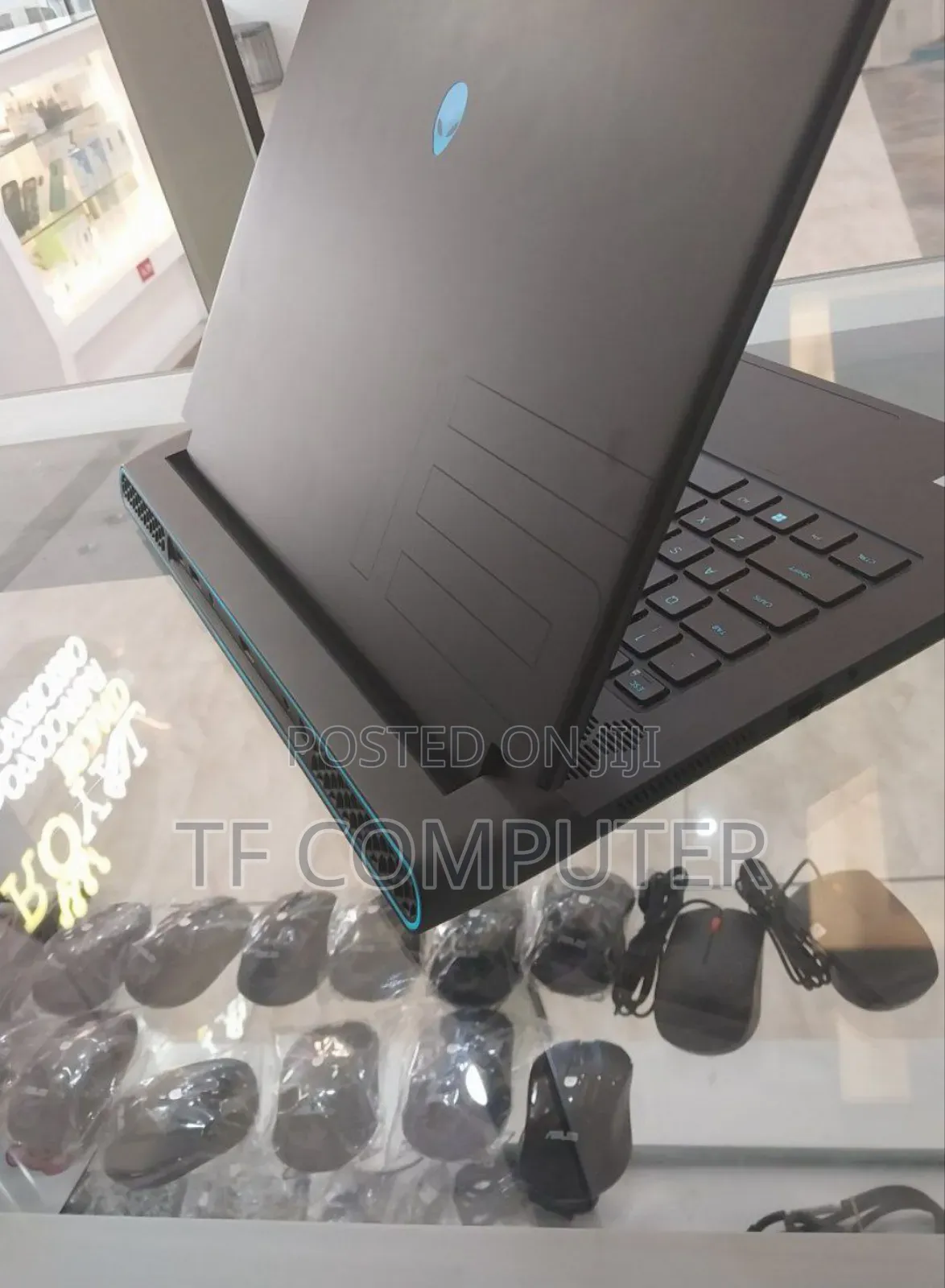 New Laptop Alienware Area-51m 8GB AMD Ryzen 7 HDD+SSD 750GB