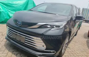 Photo - New Toyota Sienna Platinum AWD 7-Passenger 2023 Gray