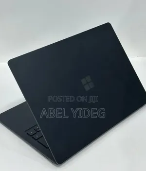 New Laptop Microsoft Surface 8GB Intel Core I5 SSD 256GB