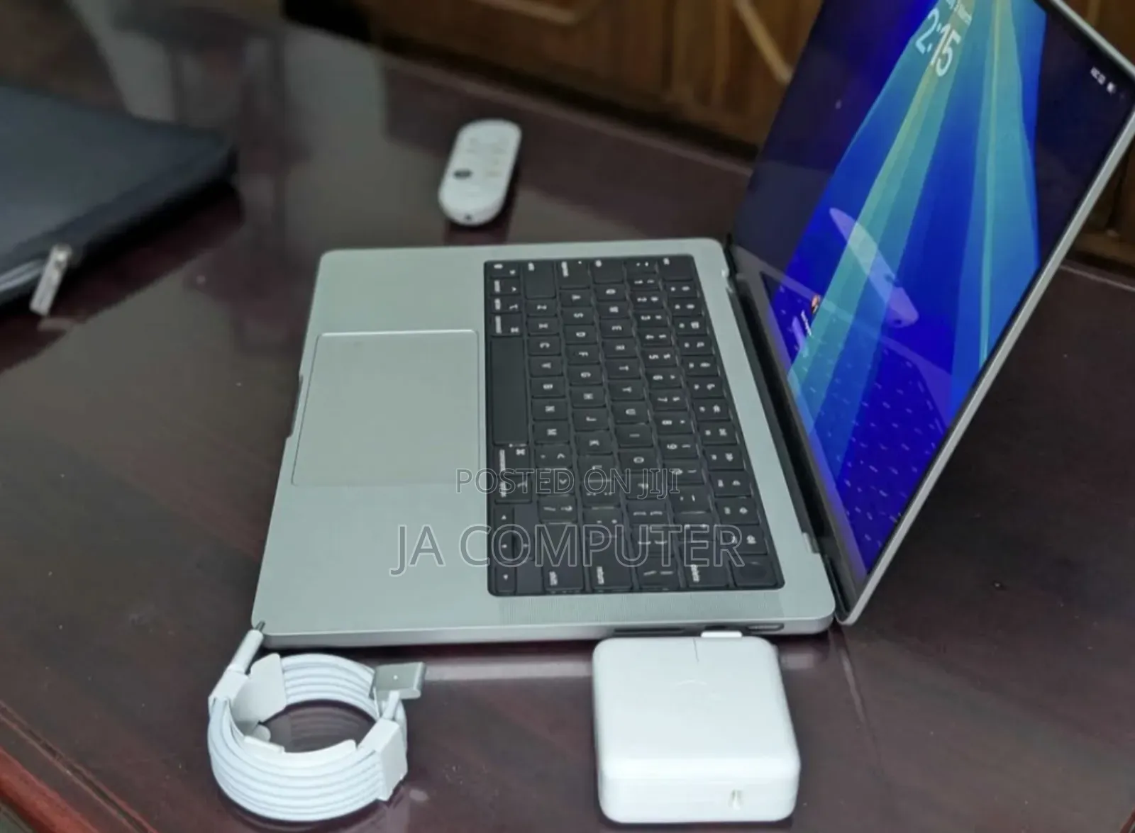 New Apple MacBook Pro 2023 M3 14-Inch 8GB Apple M3 Pro SSD 512GB