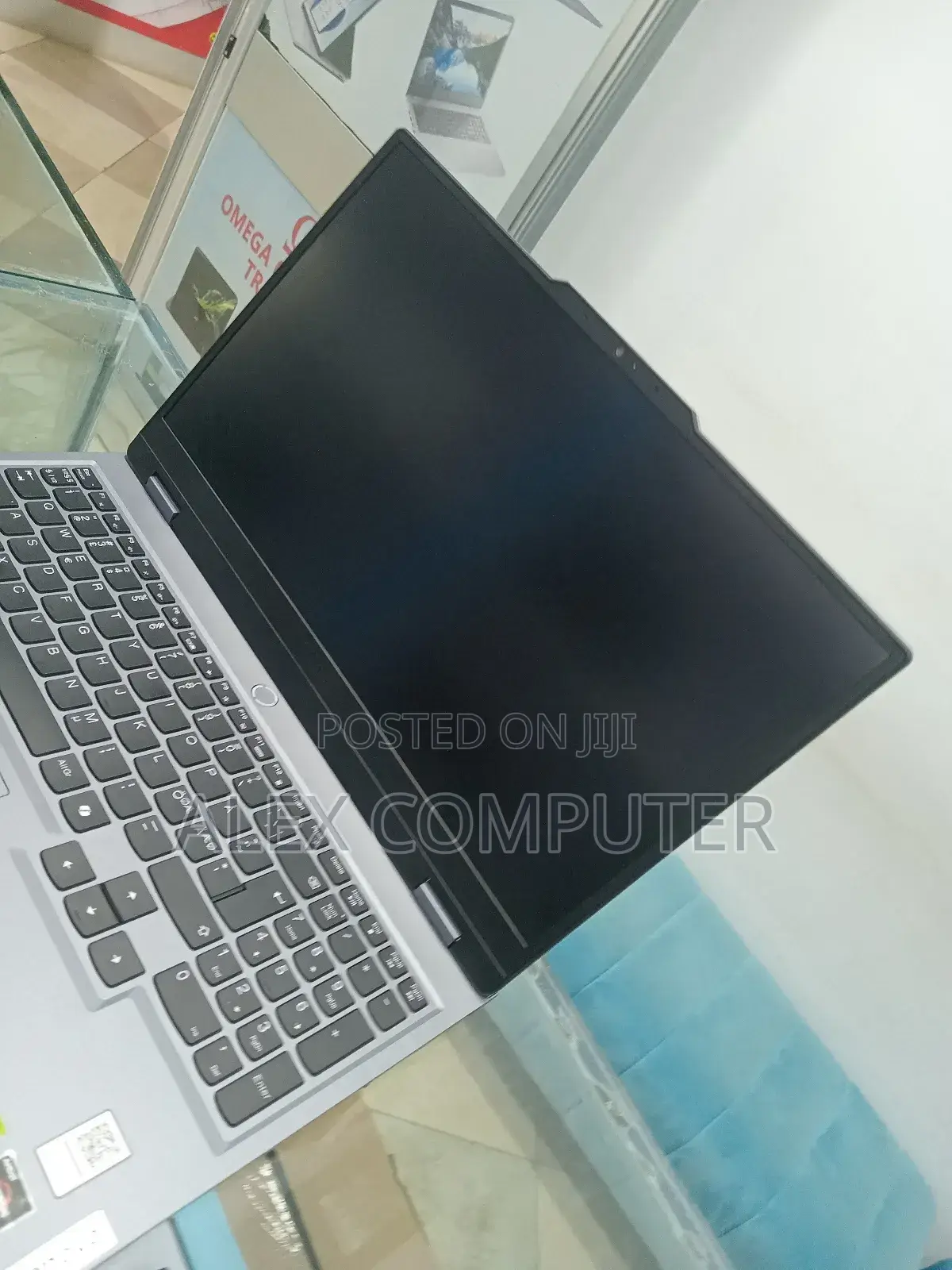 New Laptop Lenovo LOQ 15ARP9 24GB AMD Ryzen 7 SSD 512GB