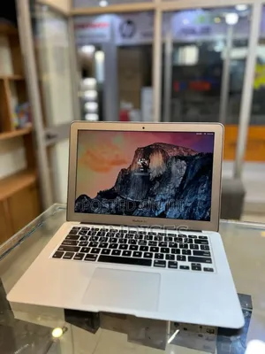 New Laptop Apple MacBook Air 2017 4GB Intel Core I5 SSD 128GB