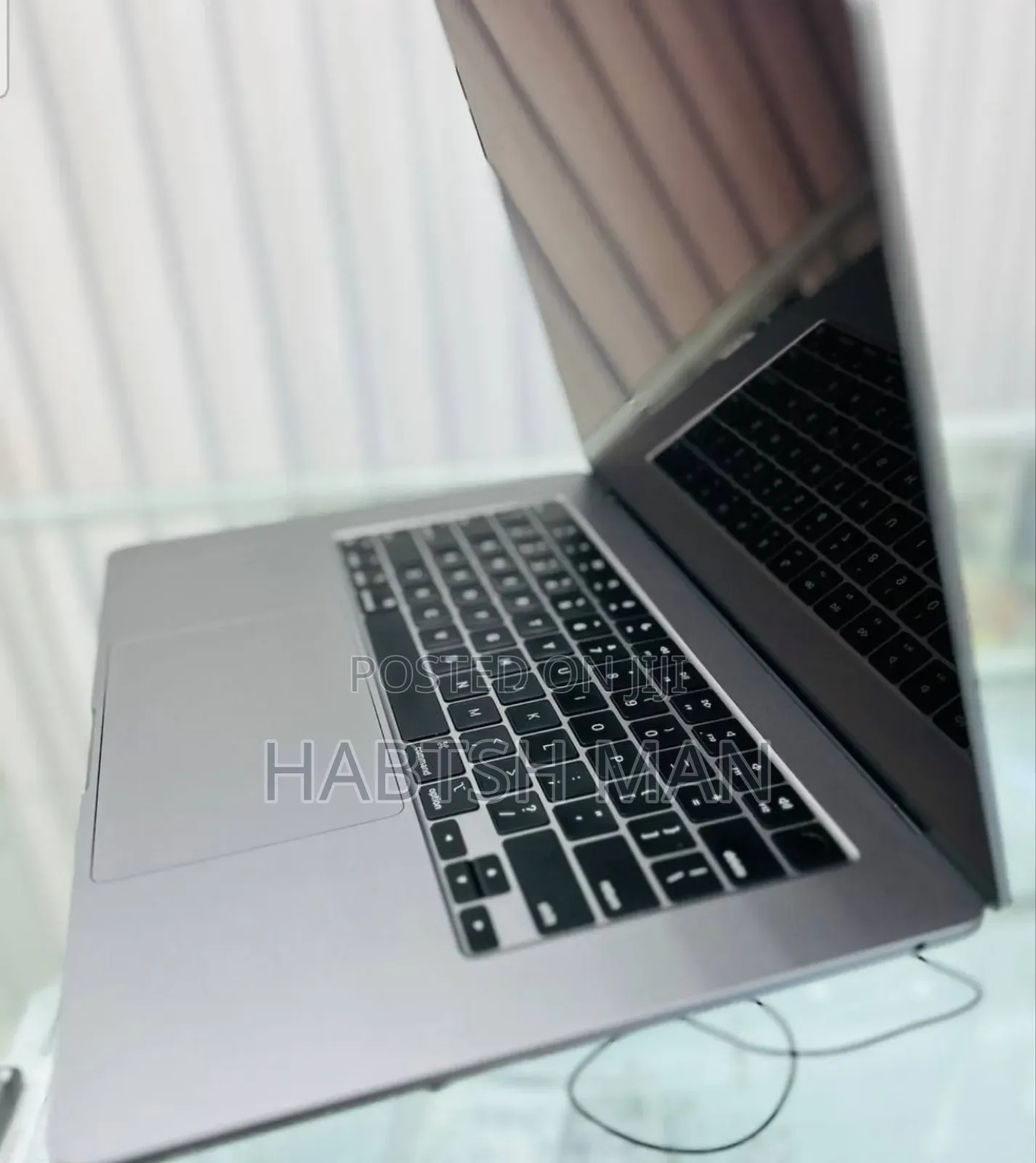 New Apple MacBook Air 2024 M3 15-Inch 8GB Intel Core M3 SSD 256GB