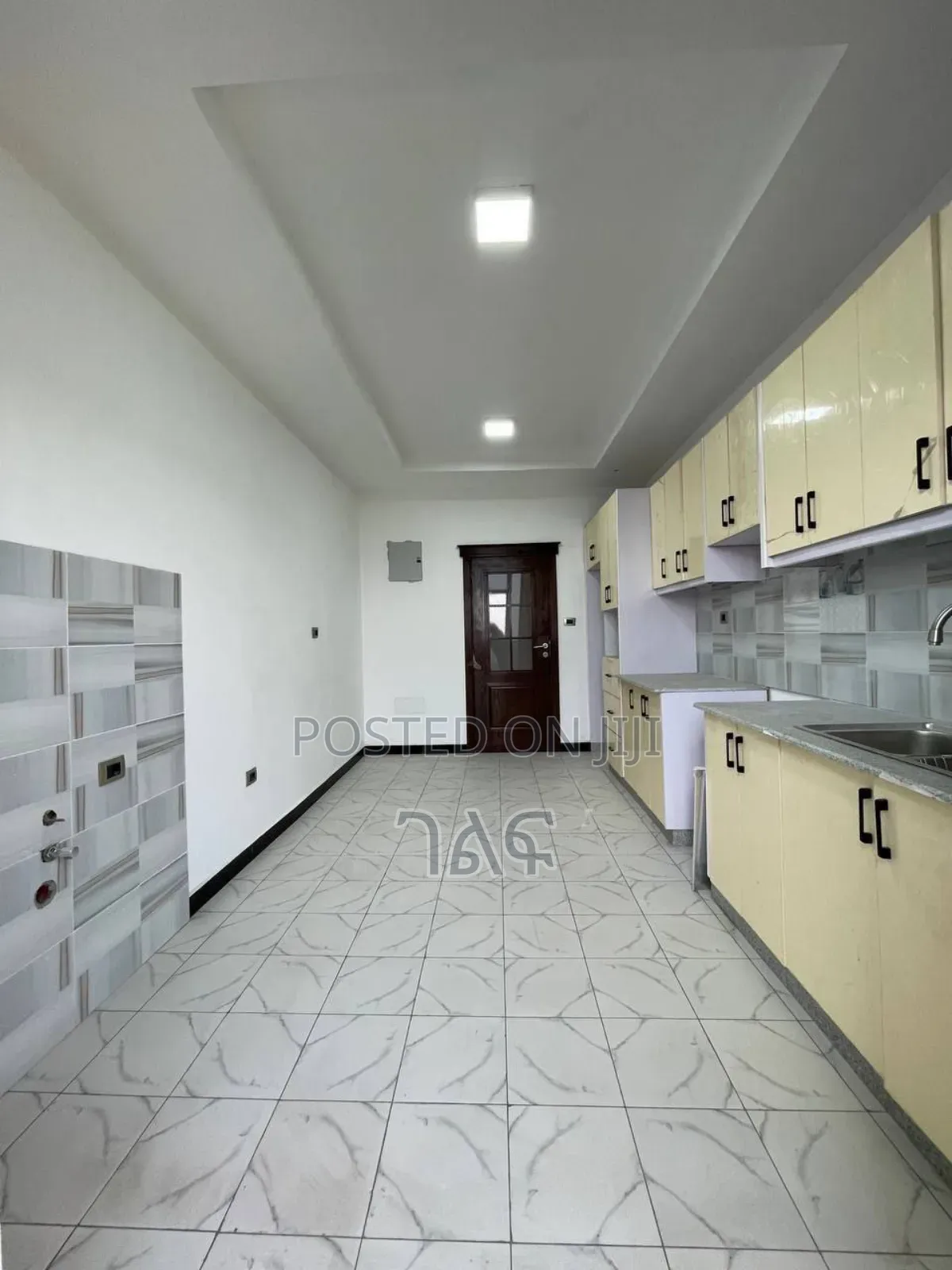 3bdrm Apartment in ኖቫ ሪልስቴት ቄራ ላንቻ ላይ, Kirkos for sale