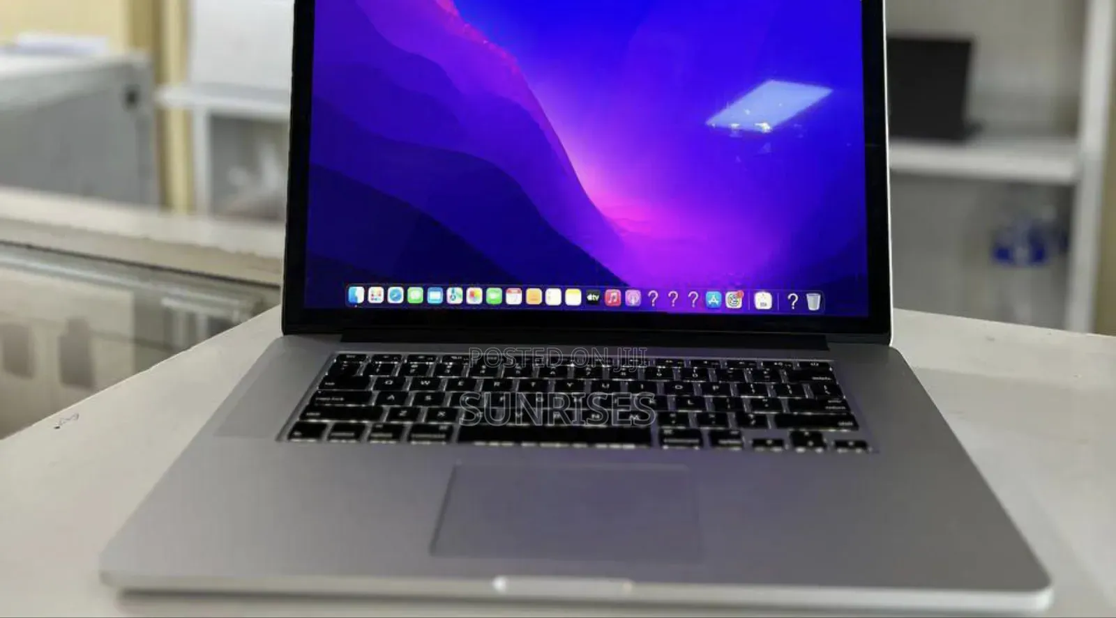 New Laptop Apple MacBook Pro 2017 16GB Intel Core I7 SSD 512GB