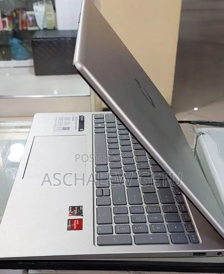 New Laptop HP EliteBook 840 8GB Intel Core I7 SSD 512GB