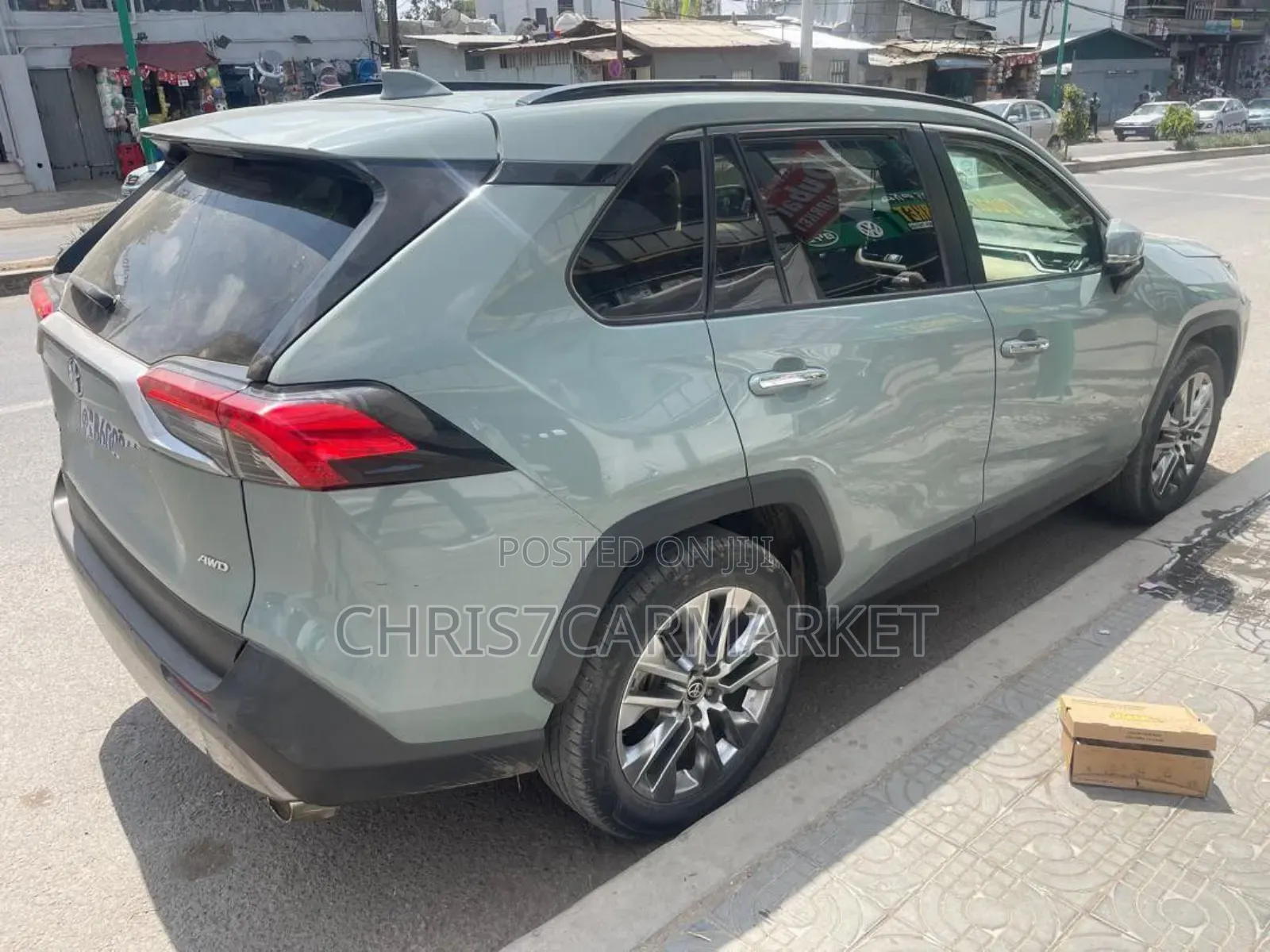 Toyota RAV4 LE AWD 2019 Green