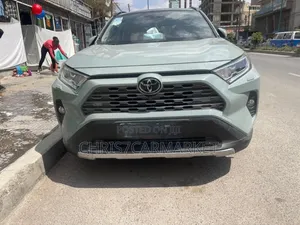 Photo - Toyota RAV4 LE AWD 2019 Green