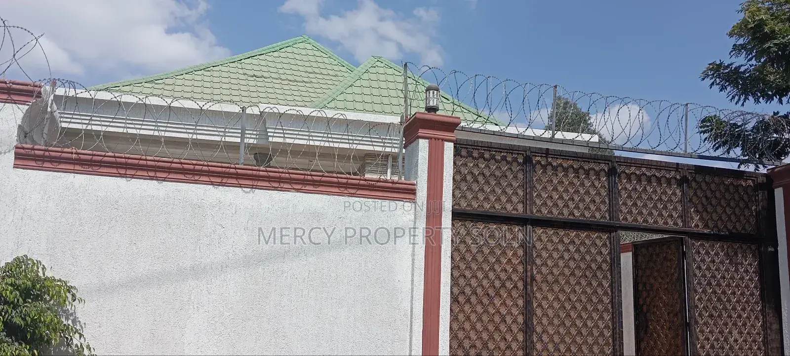 Furnished 3bdrm Villa in Bole for sale