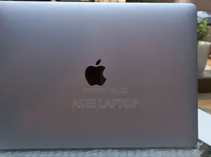 New Laptop Apple MacBook Pro 2017 8GB Intel Core I5 SSD 256GB