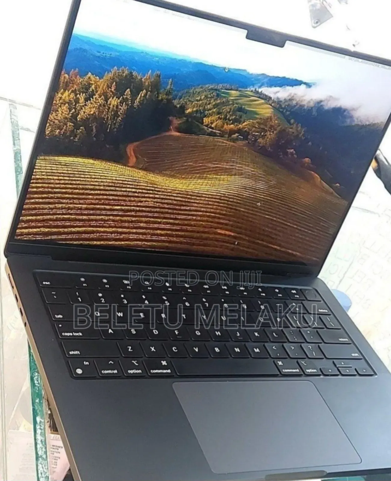 New Laptop Apple MacBook Pro 18GB Apple M3 Max SSD 512GB