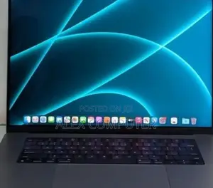New Laptop Apple MacBook Pro M1 16GB Intel Core I7 SSD 1T