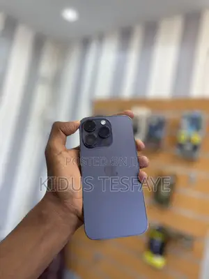 Photo - Apple iPhone 14 Pro 256 GB Purple