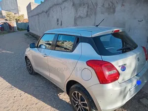 Suzuki Swift 2022 Silver