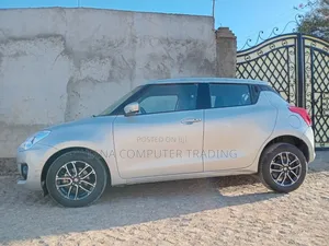 Suzuki Swift 2022 Silver