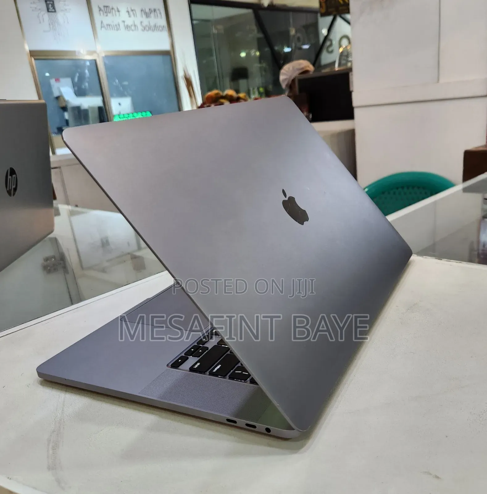 New Laptop Apple MacBook Pro 2019 16GB Intel Core I7 SSD 1T