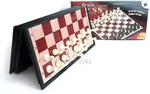 Foldable Chess Set – Play Anywhere, Anytime!