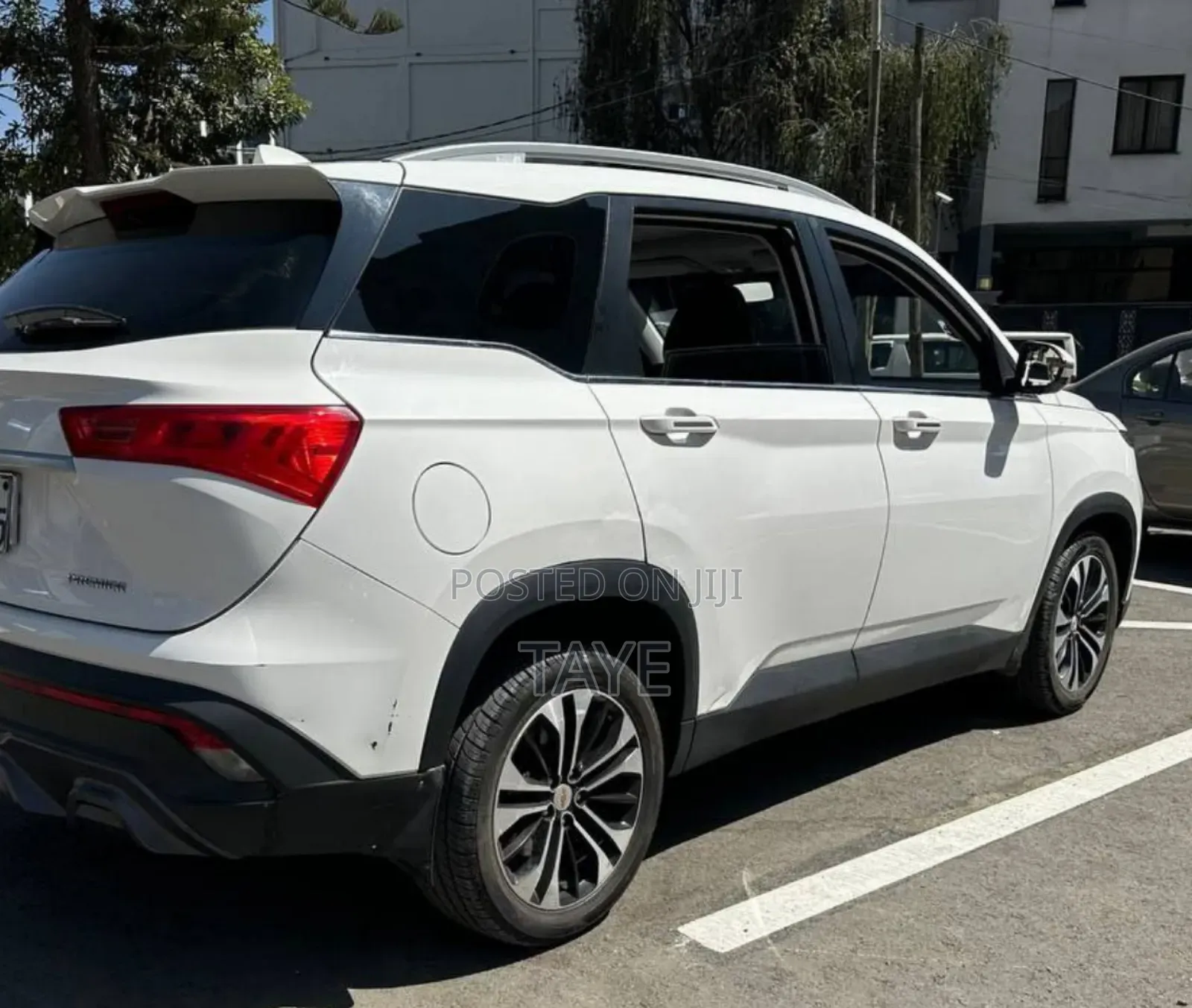 Chevrolet Captiva 2022 Ivory