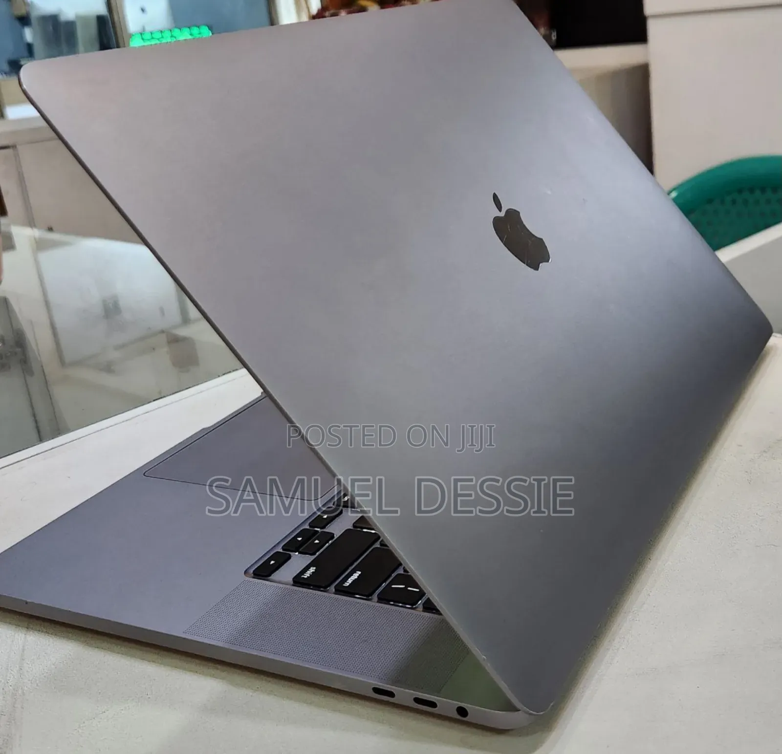 New Laptop Apple MacBook Pro 2019 16GB Intel Core I9 SSD 1T