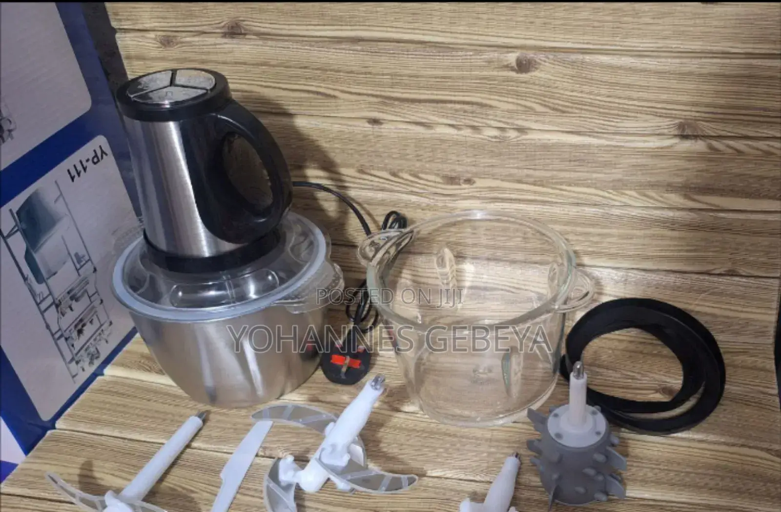 Kitchen Expert 3 in 1 Chopper and Garlic Peeles