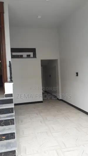 5bdrm House in Yeka for sale