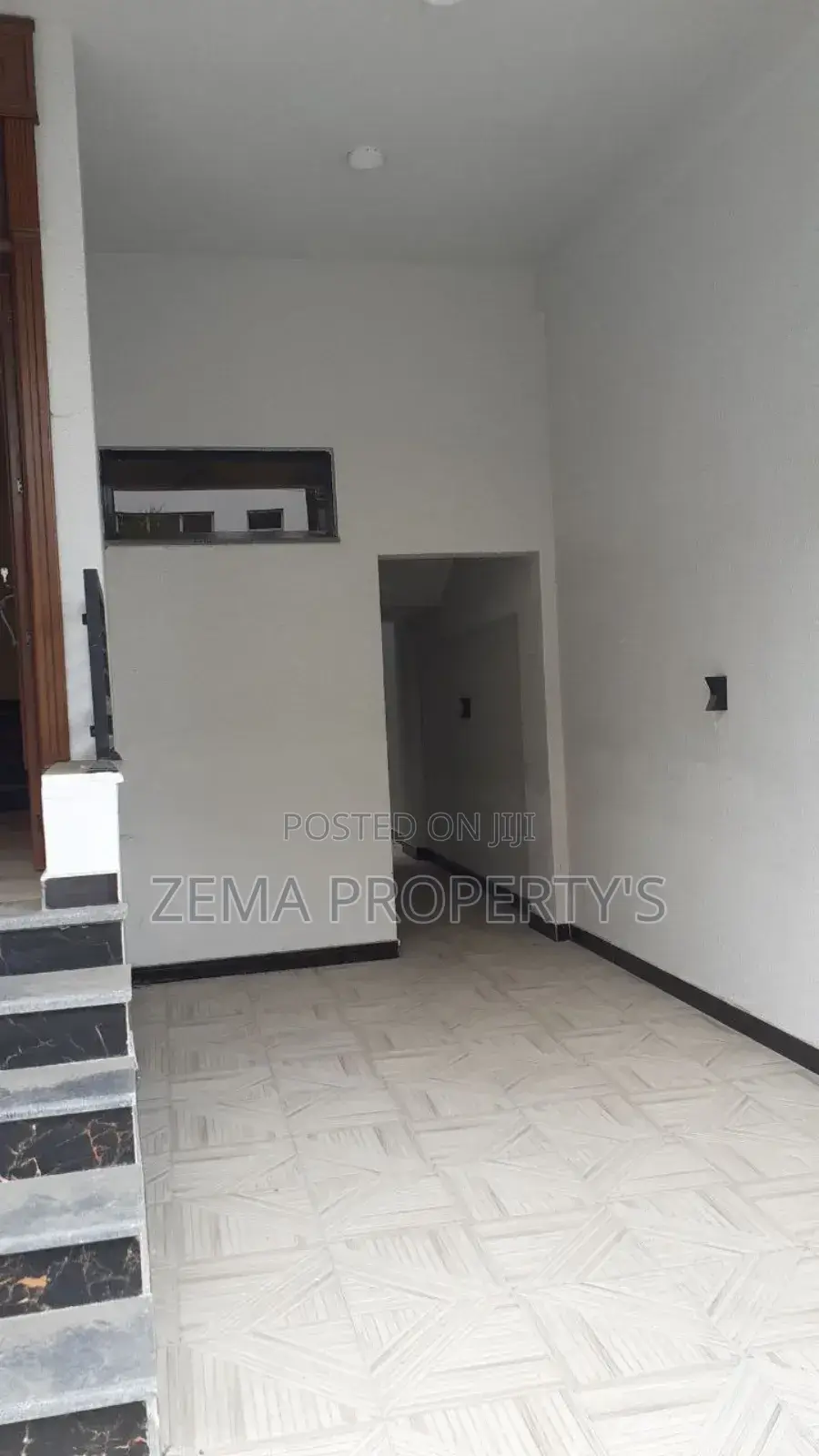 5bdrm House in Yeka for sale