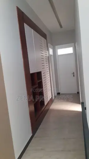 5bdrm House in Yeka for sale