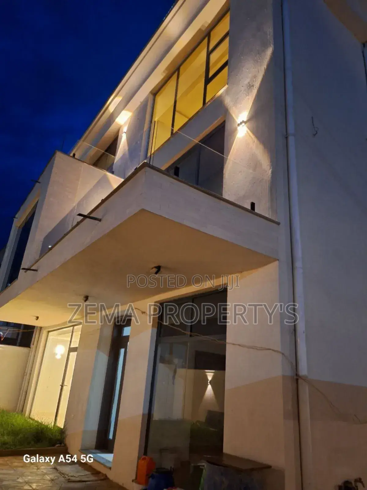 9bdrm House in Zema, Yeka for sale