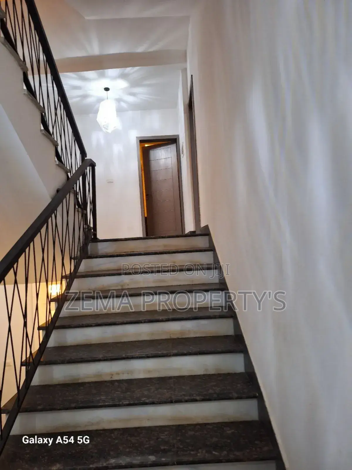 9bdrm House in Zema, Yeka for sale