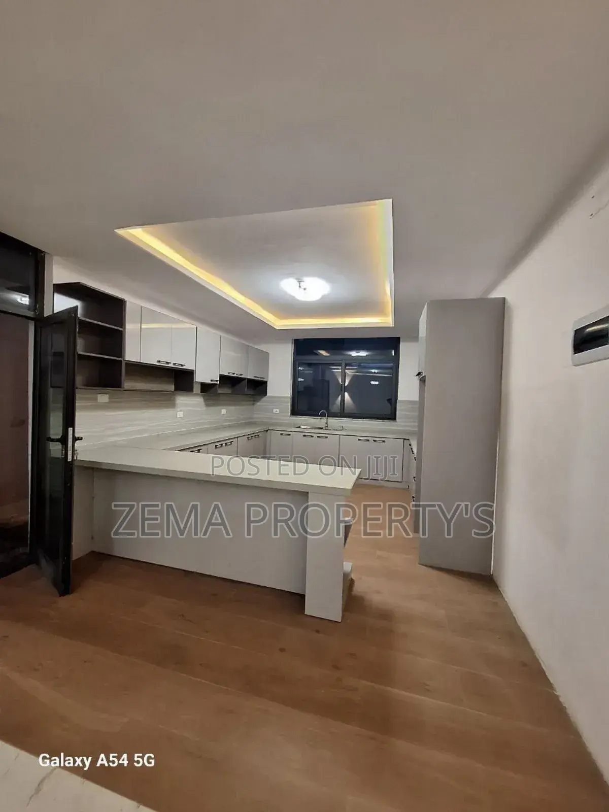 9bdrm House in Zema, Yeka for sale