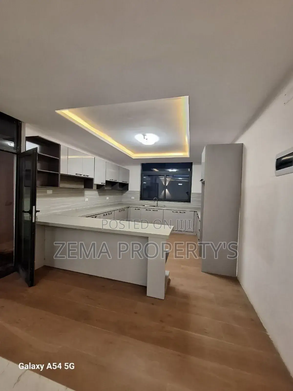 9bdrm House in Zema, Yeka for sale