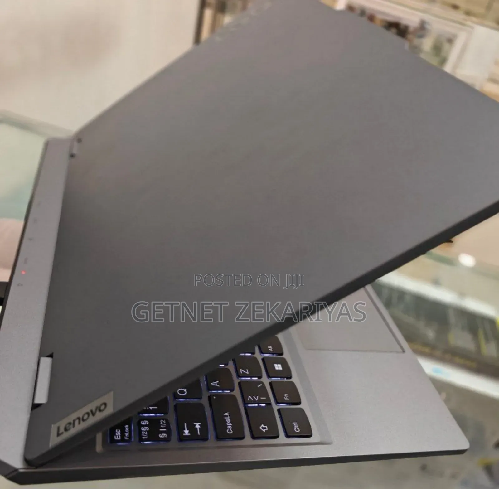 New Laptop Lenovo LOQ 15IRH8 24GB Intel Core I5 SSD 1T