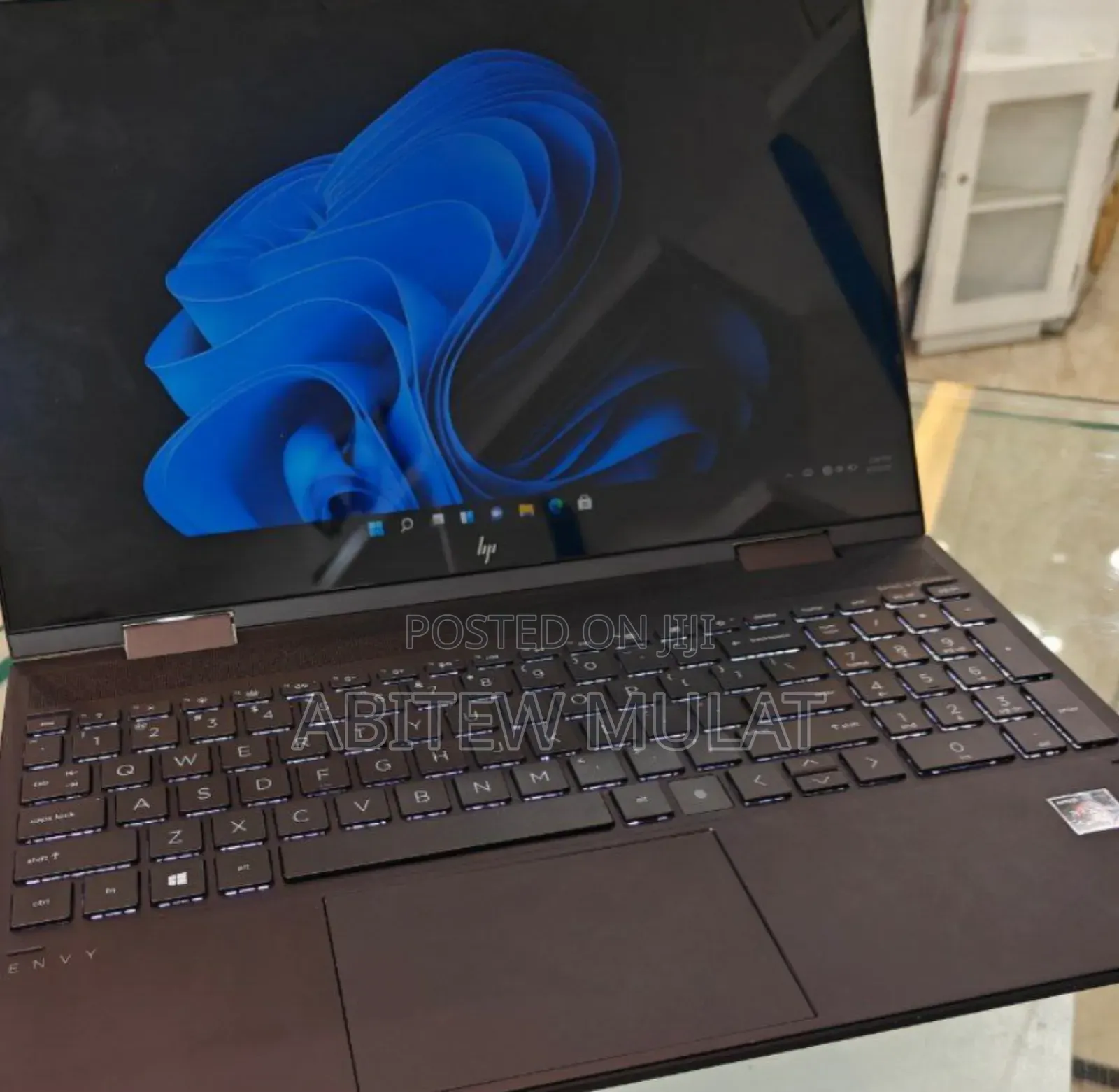 New Laptop HP Envy X360 12GB AMD Ryzen 7 SSD 512GB
